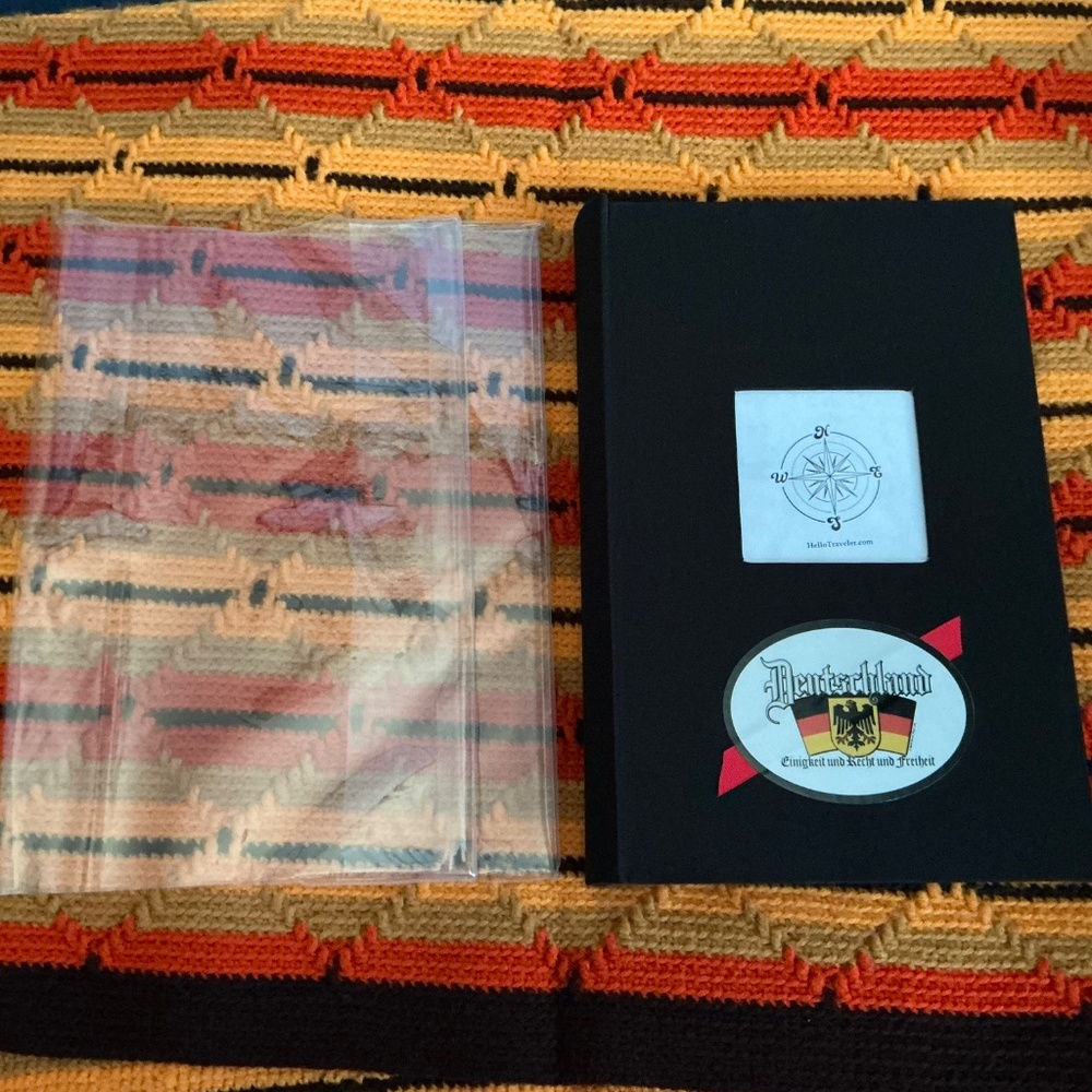 German Themed Photo Album Holds 300 4” x 6” Photos - Picture 4 of 5